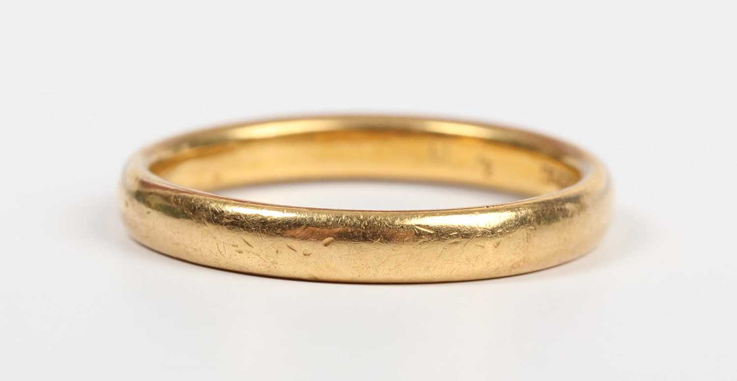 A 22ct gold wedding ring, Birmingham 1929, weight 4.3g, ring size approx N1/2. - Image 2 of 4