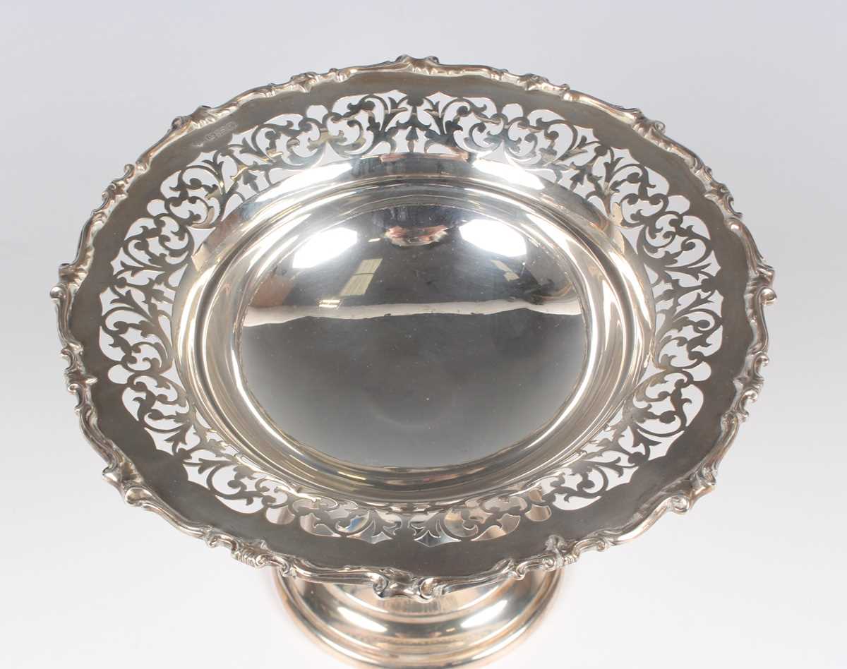 A George V silver tazza, the circular top with pierced scroll decoration within a cast scroll rim, - Image 2 of 4