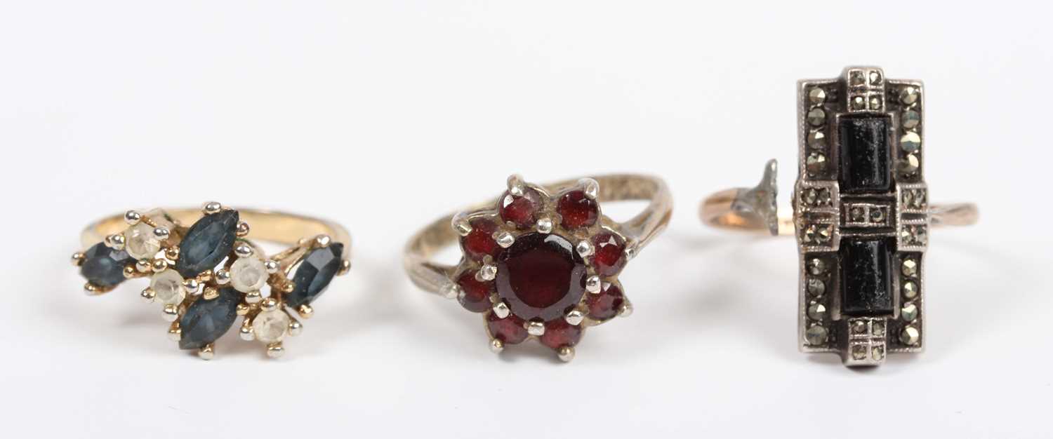 A small group of jewellery, including a gold and oval shell cameo ring, detailed ‘9ct’, ring size - Image 3 of 5