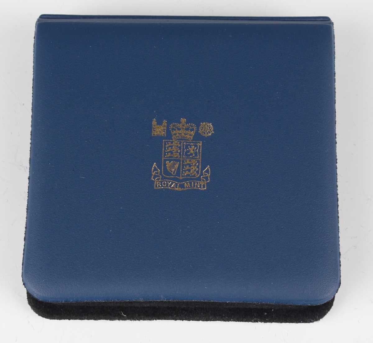 An Elizabeth II sovereign 1979, cased and boxed. - Image 4 of 4