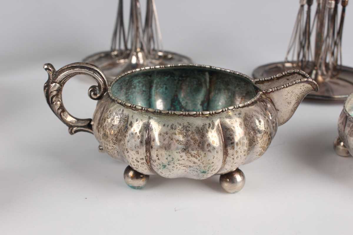 A small collection of Continental silver, including a pair of .800 shell shaped dishes, a .800 cream - Image 5 of 5