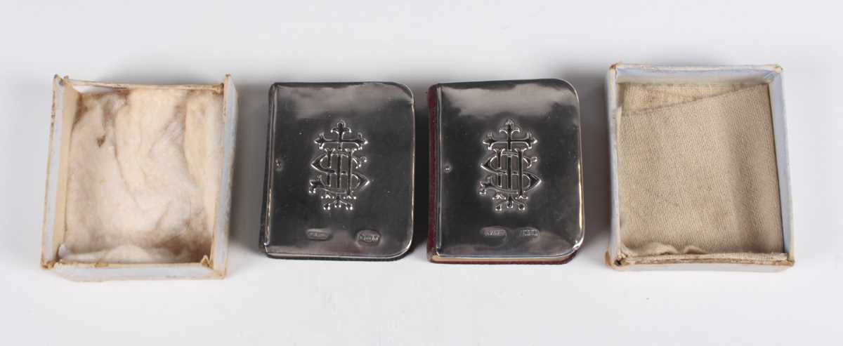 A mid-19th century Russian silver snuff box, 84 zolotnik, of rectangular form with curved ends, - Image 14 of 16