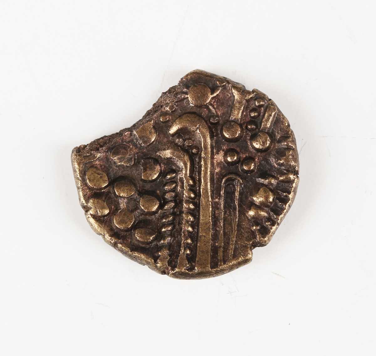 An early uninscribed Iron Age Celtic gold stater, Cheriton type, with large crescent 'smiler' face - Image 2 of 2