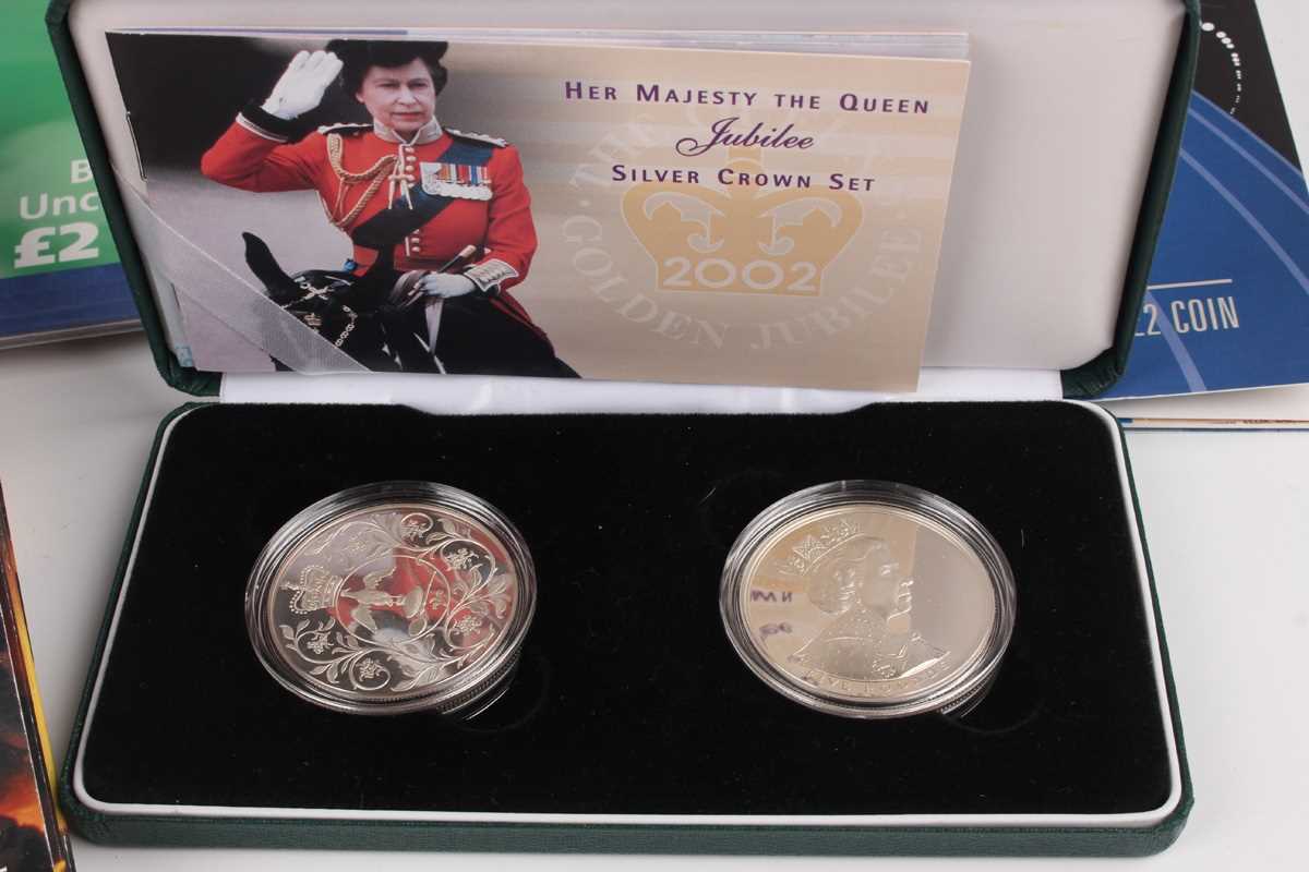 A collection of mainly Royal Mint commemorative coins, including a Royal Mint History of the RAF - Image 3 of 3