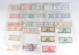 A collection of approximately one hundred and ninety mid to late 20th century Cuban banknotes,