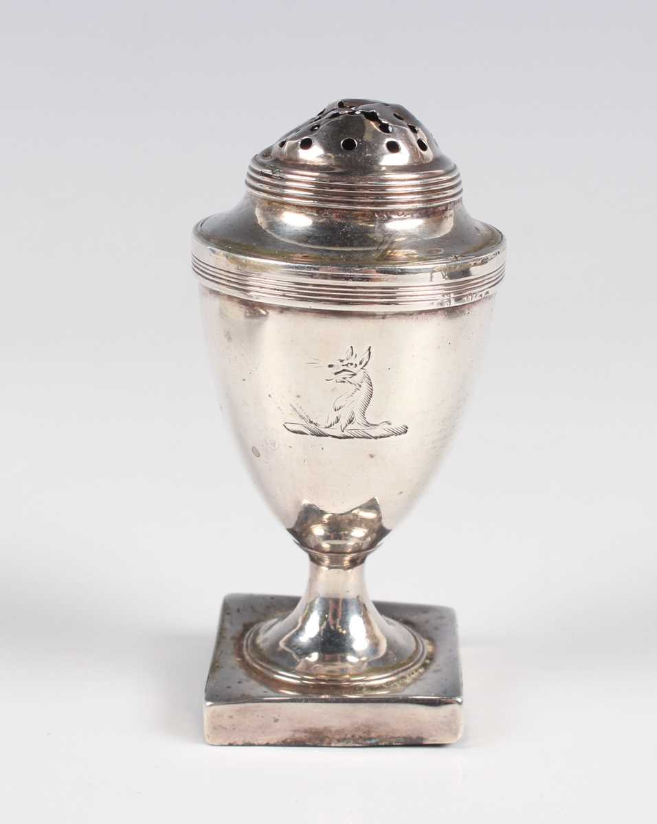 An early 19th century French silver tasse du vin, diameter 8.1cm, a George III silver urn shaped - Image 5 of 8