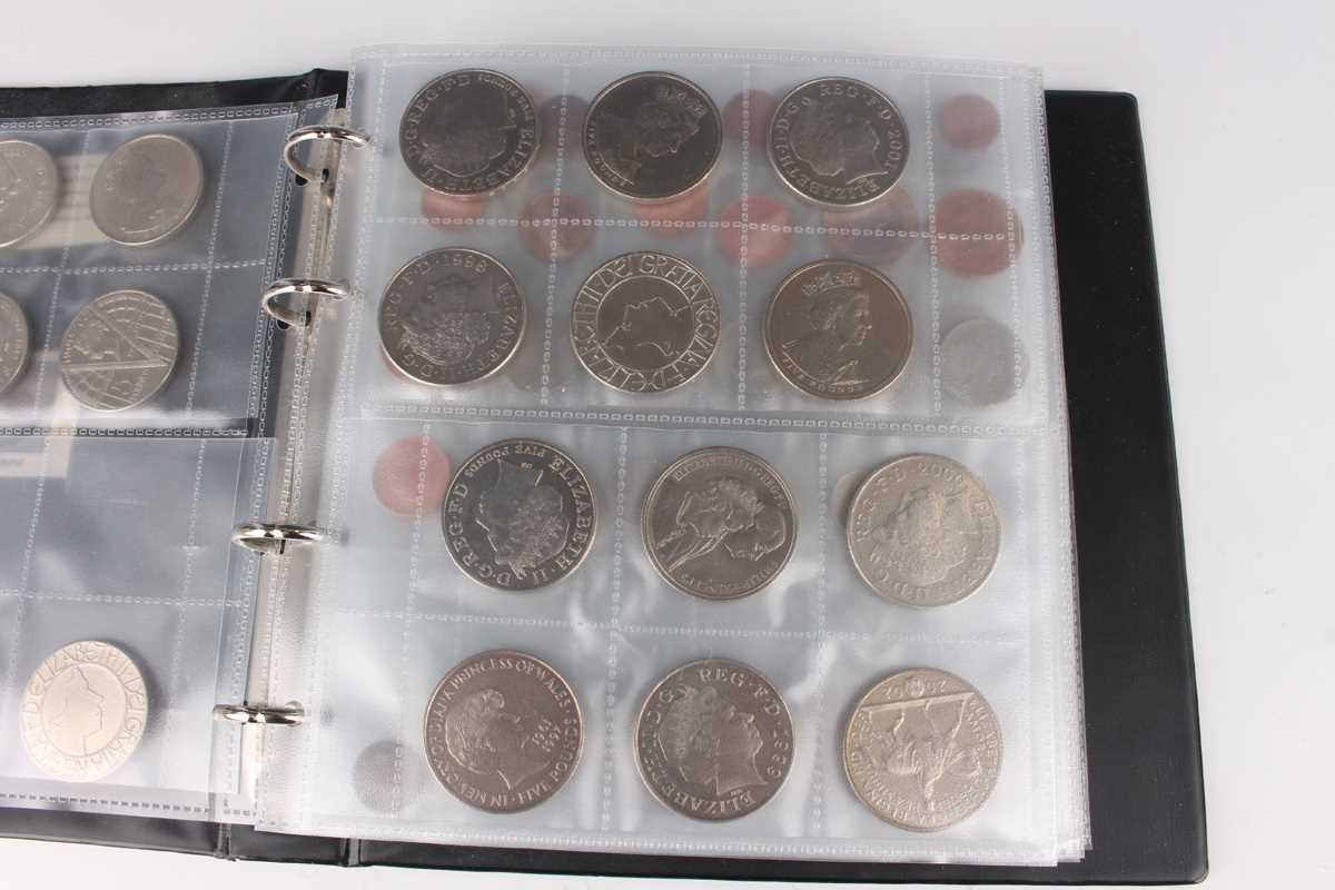 A large collection of various Elizabeth II currency and commemorative coinage, including a group - Image 2 of 15