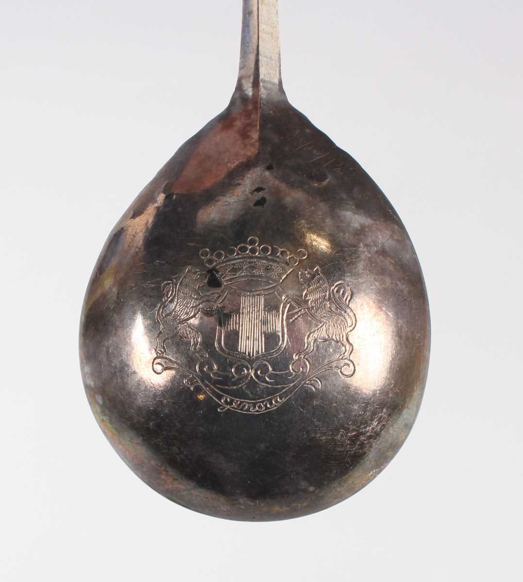 A pair of early 20th century Dutch silver apostle spoons, each fig shaped bowl with engraved - Image 4 of 4