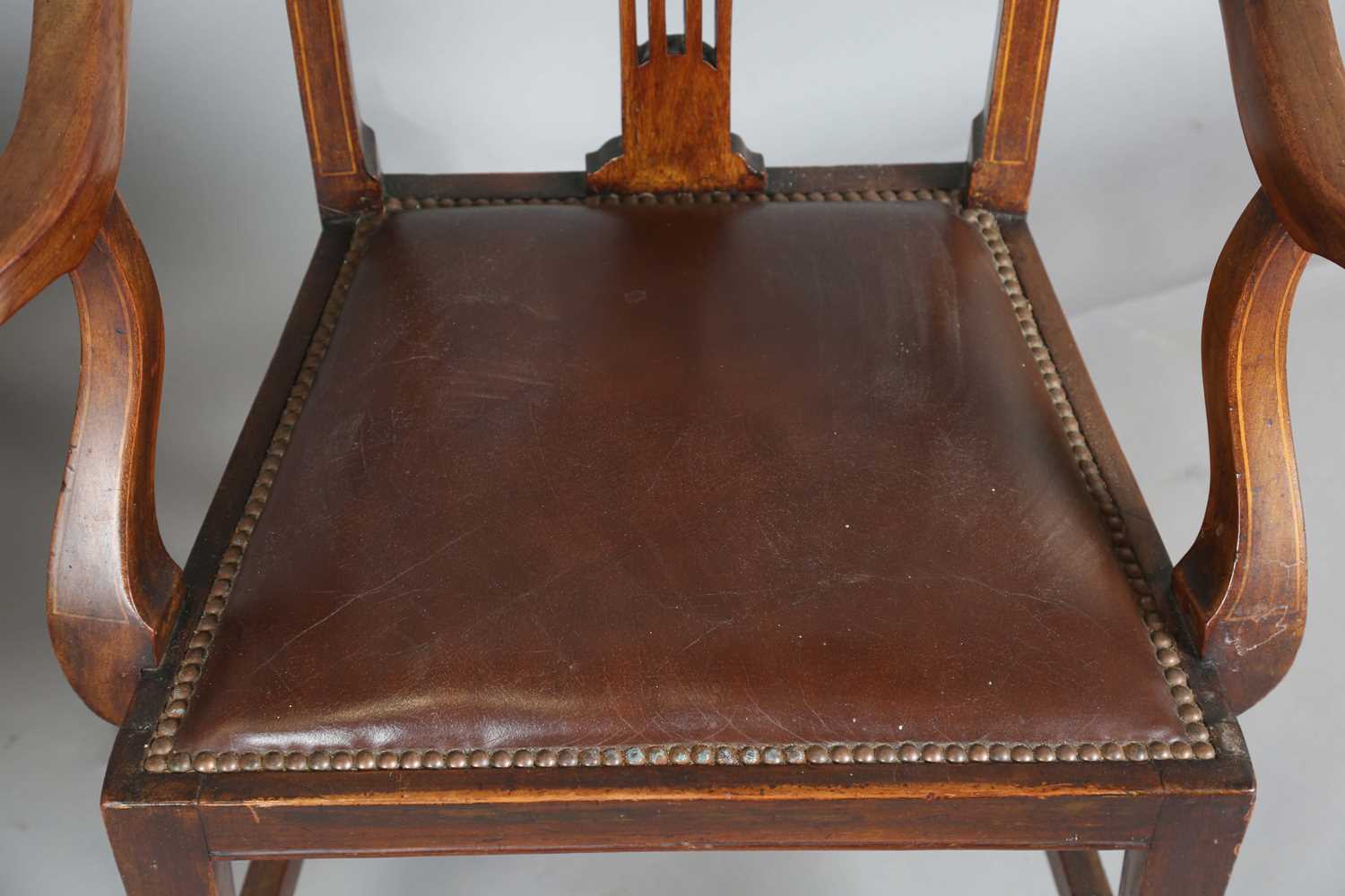 A set of eight Edwardian mahogany pierced splat back dining chairs, the backs inlaid with scallop - Image 8 of 32