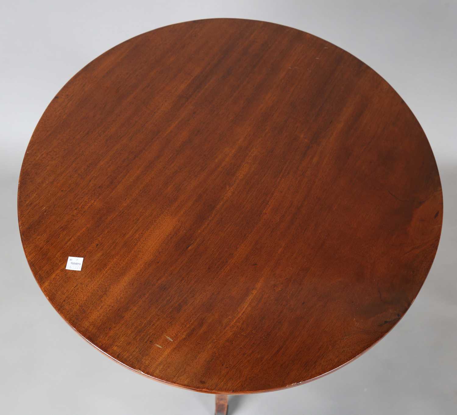 A George III mahogany circular tip-top wine table, raised on tripod legs, height 73cm, diameter - Image 2 of 10