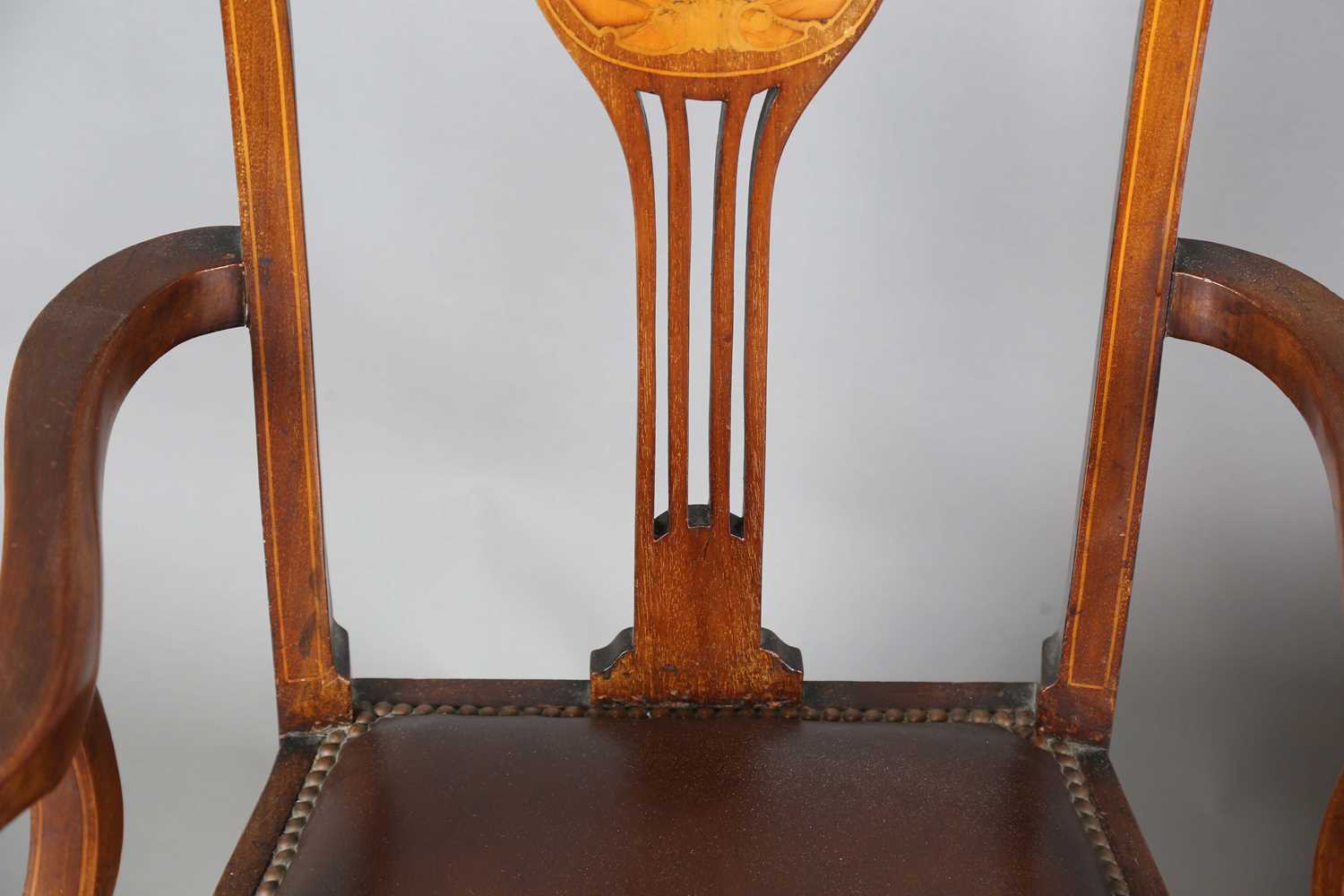 A set of eight Edwardian mahogany pierced splat back dining chairs, the backs inlaid with scallop - Image 3 of 32