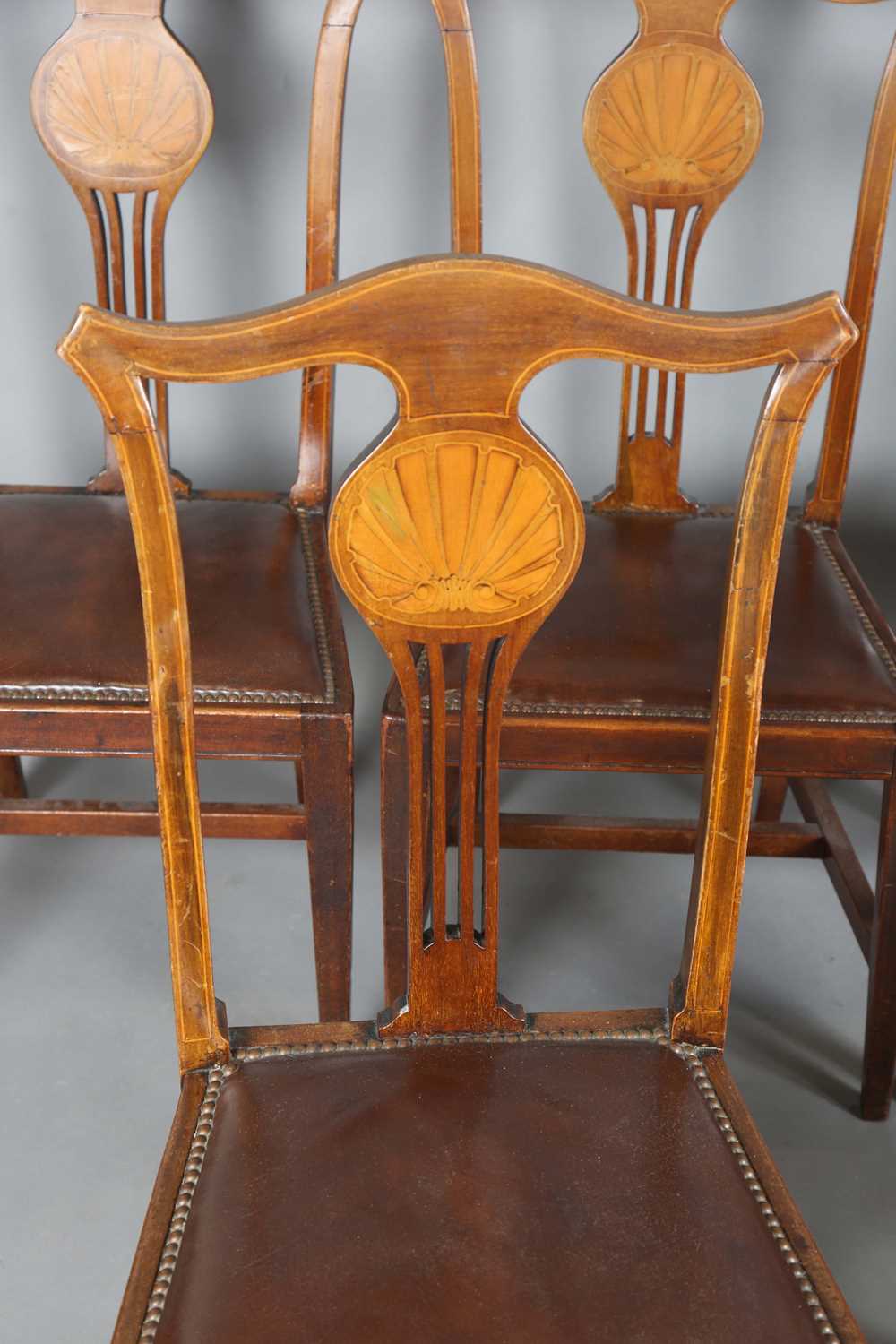 A set of eight Edwardian mahogany pierced splat back dining chairs, the backs inlaid with scallop - Image 24 of 32