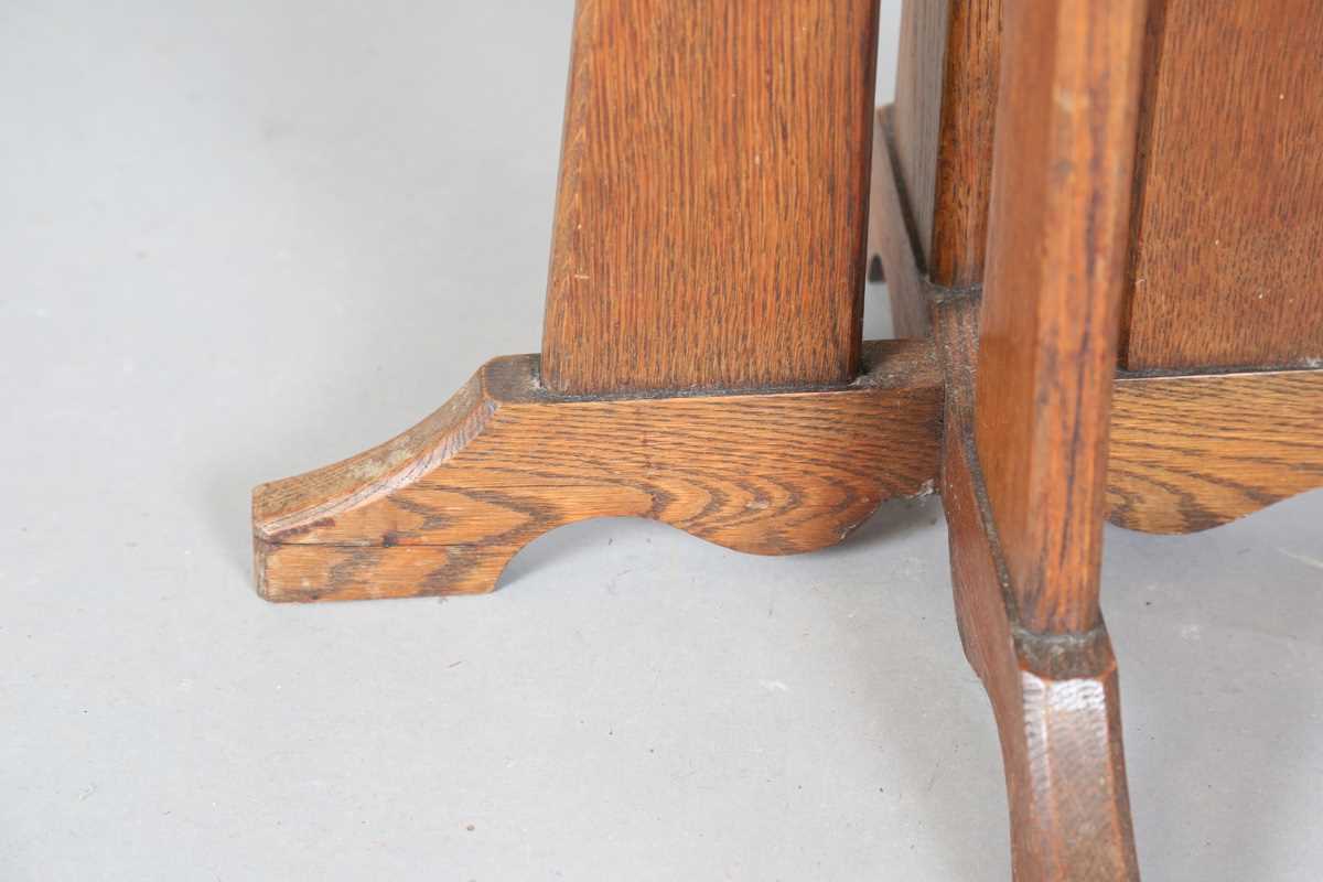 An early 20th century Arts and Crafts oak octagonal occasional table, attributed to Hypnos for - Image 6 of 7