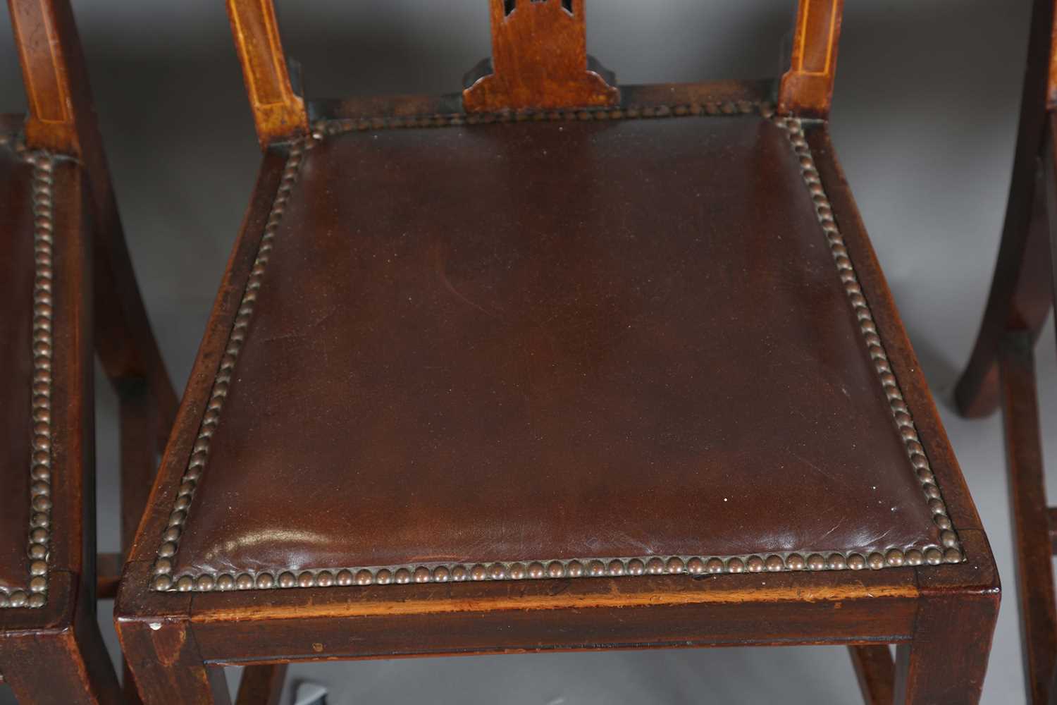 A set of eight Edwardian mahogany pierced splat back dining chairs, the backs inlaid with scallop - Image 17 of 32