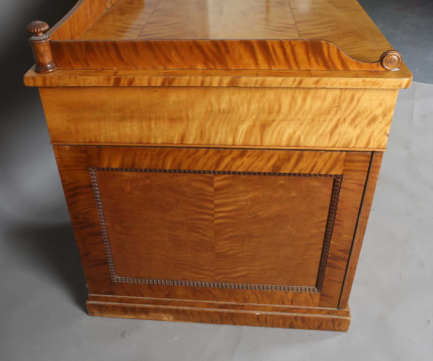 A 20th century Biedermeier style maple twin pedestal desk, the three-quarter gallery back above - Image 10 of 11