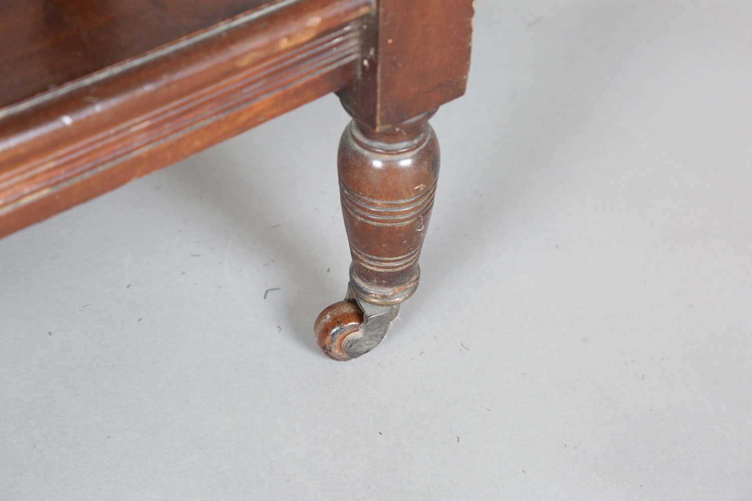 A late Victorian mahogany three-tier whatnot with ring turned legs and castors, height 92cm, width - Image 5 of 9
