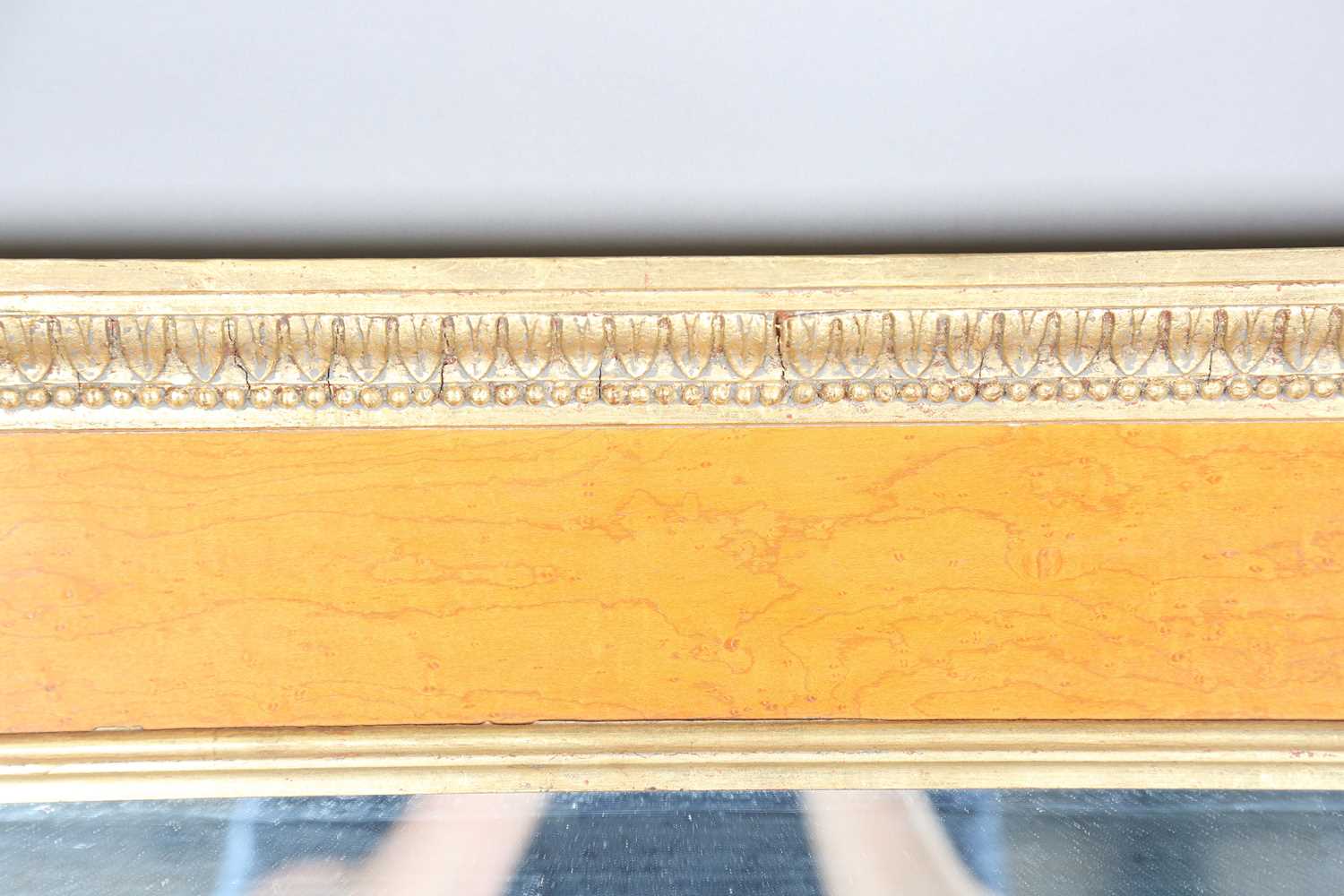 A 20th century reproduction maple and giltwood overmantel mirror with rosette and scroll - Image 4 of 7