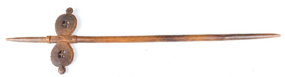 A 19th century patinated treen distaff, probably Greek, the shaped crosspiece finely incised with - Image 7 of 12