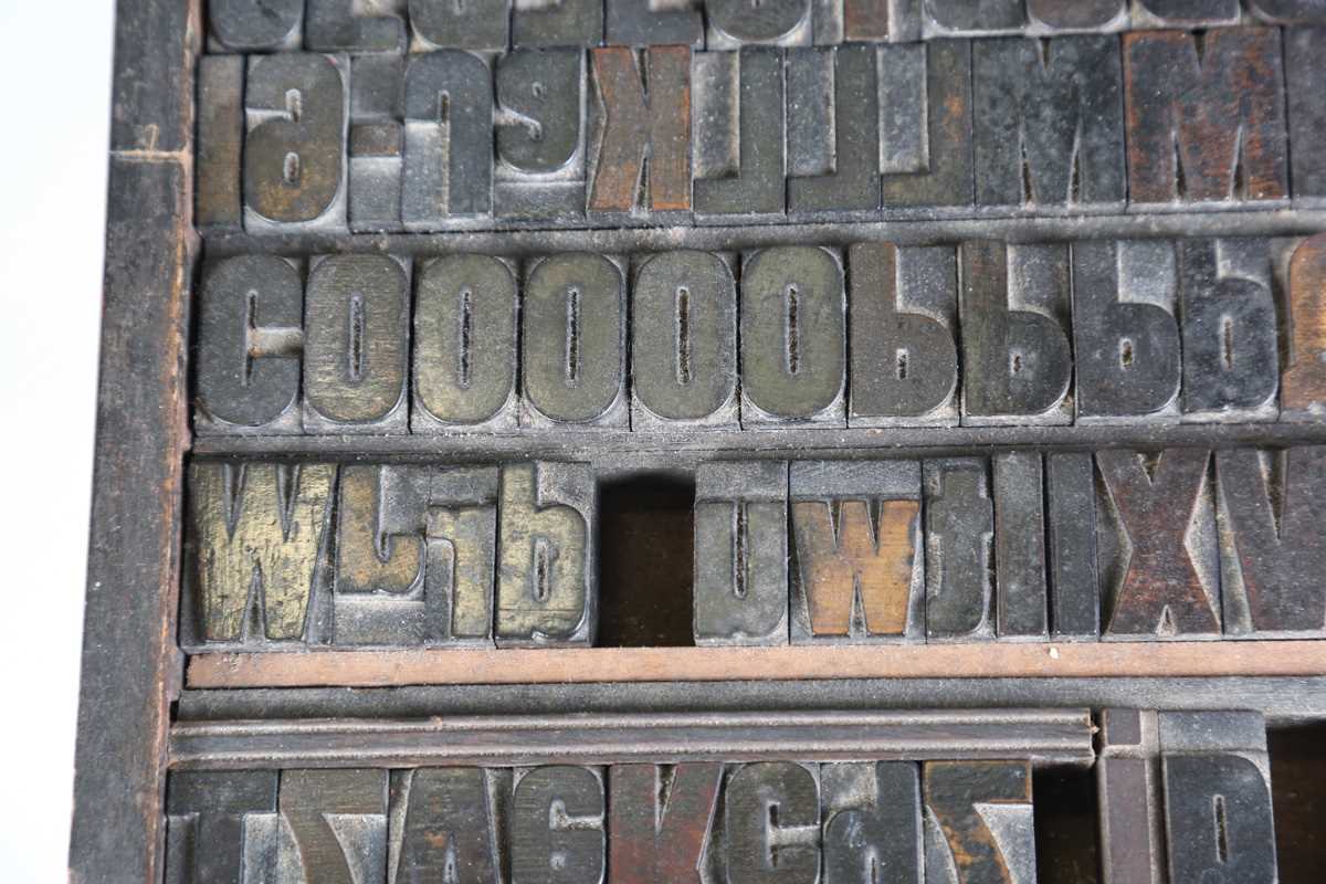 A group of early 20th century carved hardwood letterpress printing blocks, contained within a - Image 4 of 10