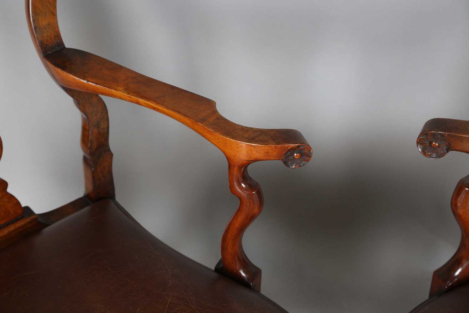 A pair of early 20th century Queen Anne style walnut vase back elbow chairs with brown leather - Image 5 of 19