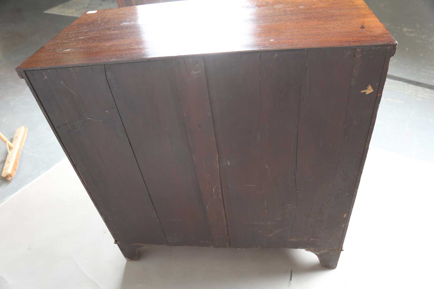 A George III mahogany chest of drawers, on splayed bracket feet, height 107cm, width 104cm, depth - Image 7 of 8