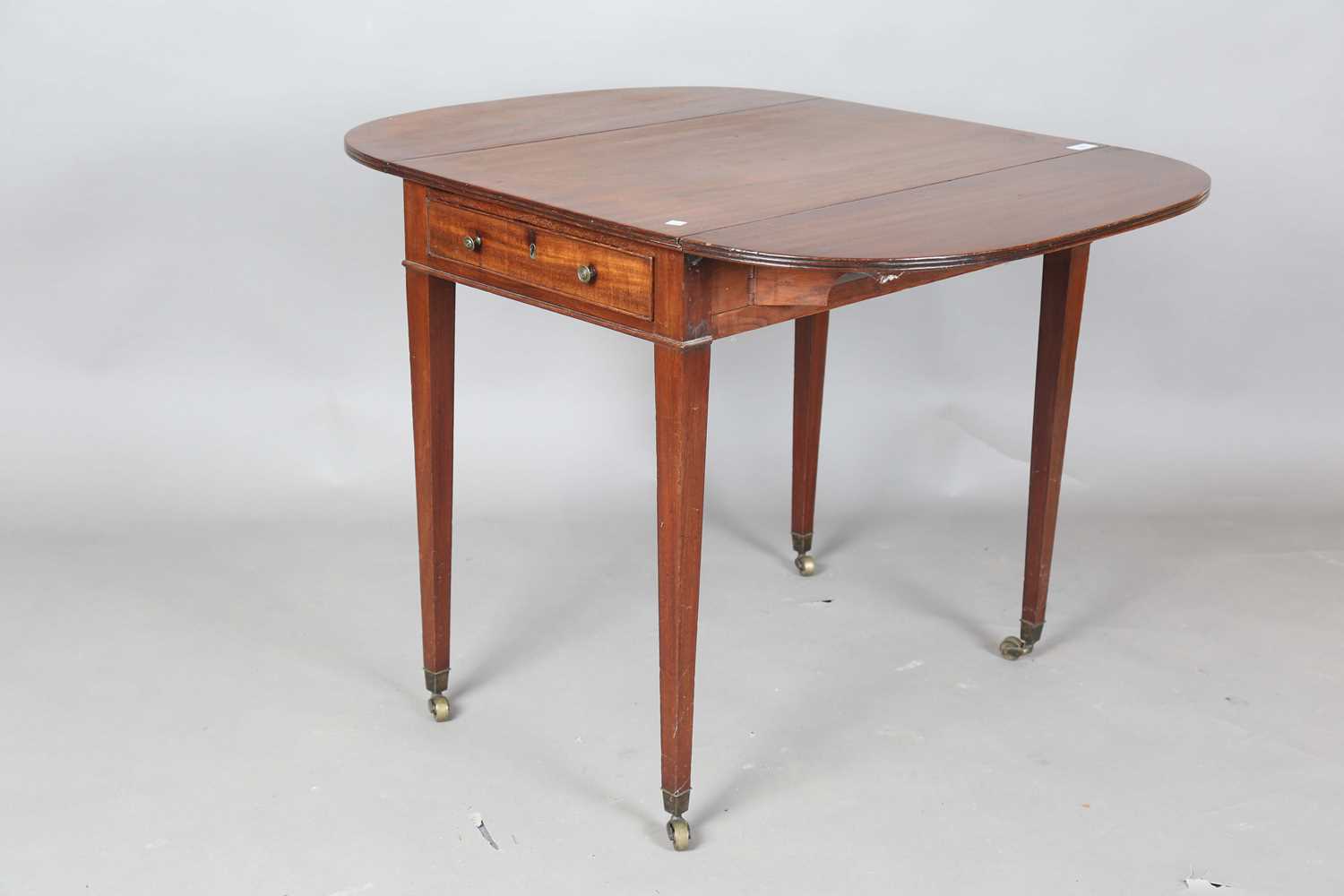 A late George III mahogany Pembroke table, fitted with a frieze drawer, on square tapering legs - Image 3 of 5