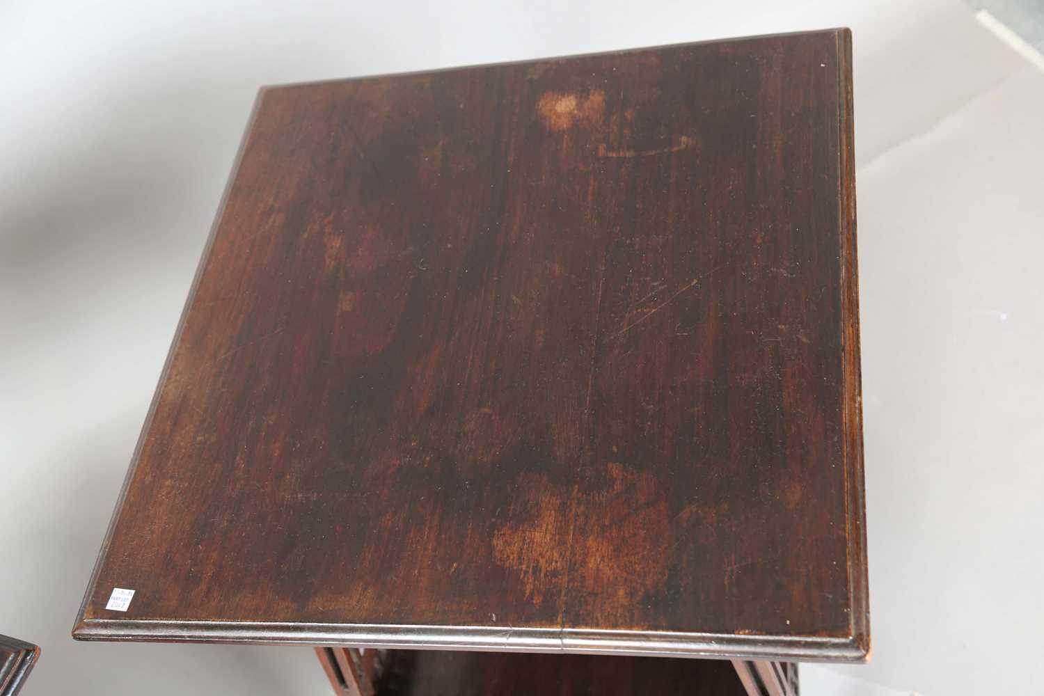 A near pair of Edwardian mahogany square occasional tables, attributed to James Shoolbred, the - Image 6 of 9