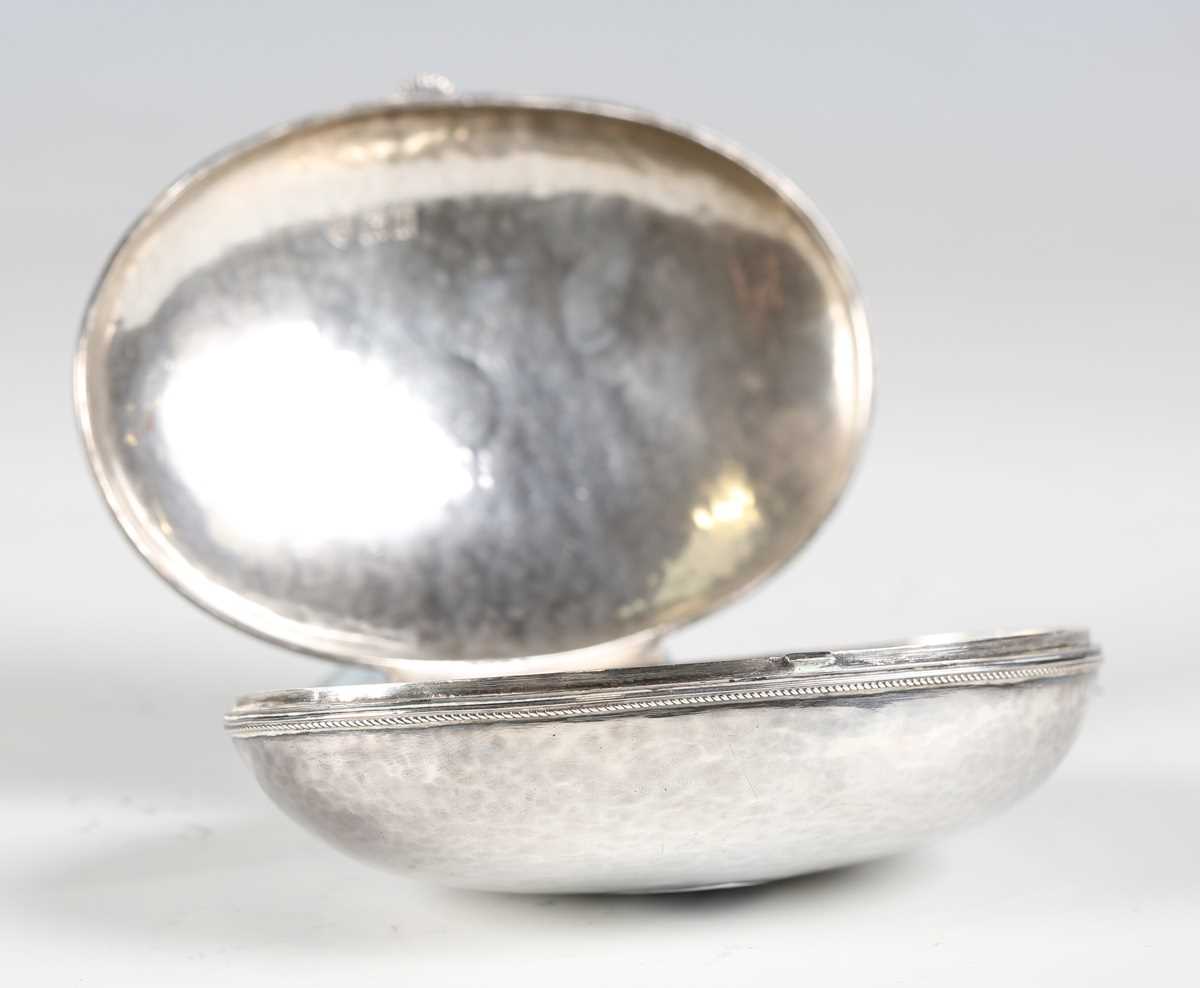 An early 20th century Arts and Crafts silver oval box by the Artificers' Guild, London 1911, the - Image 6 of 9