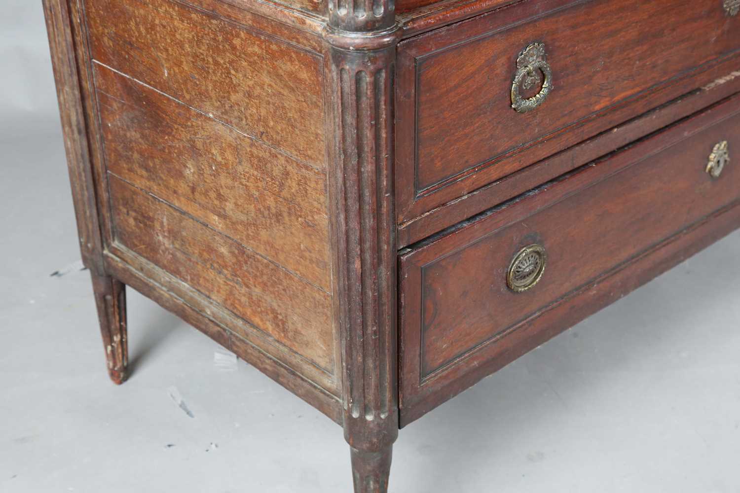 A late 18th century French Louis XVI period walnut three-drawer commode with a rouge marble top - Image 5 of 11