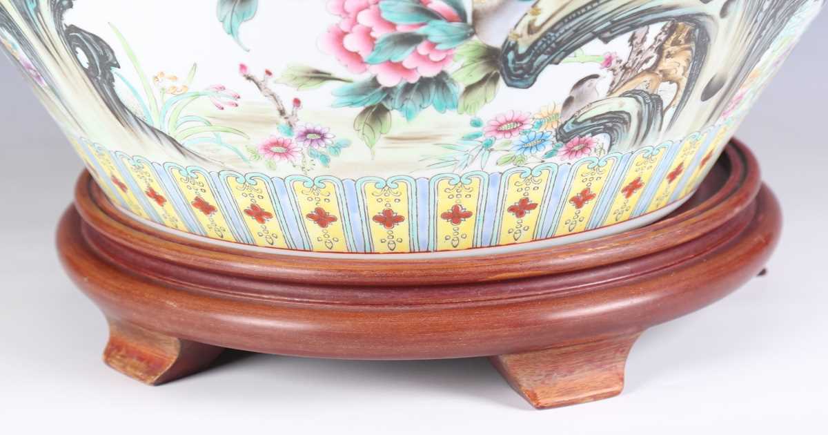 A large Chinese porcelain jardinière stand, painted with birds and flowers, height 44cm, diameter - Image 4 of 16