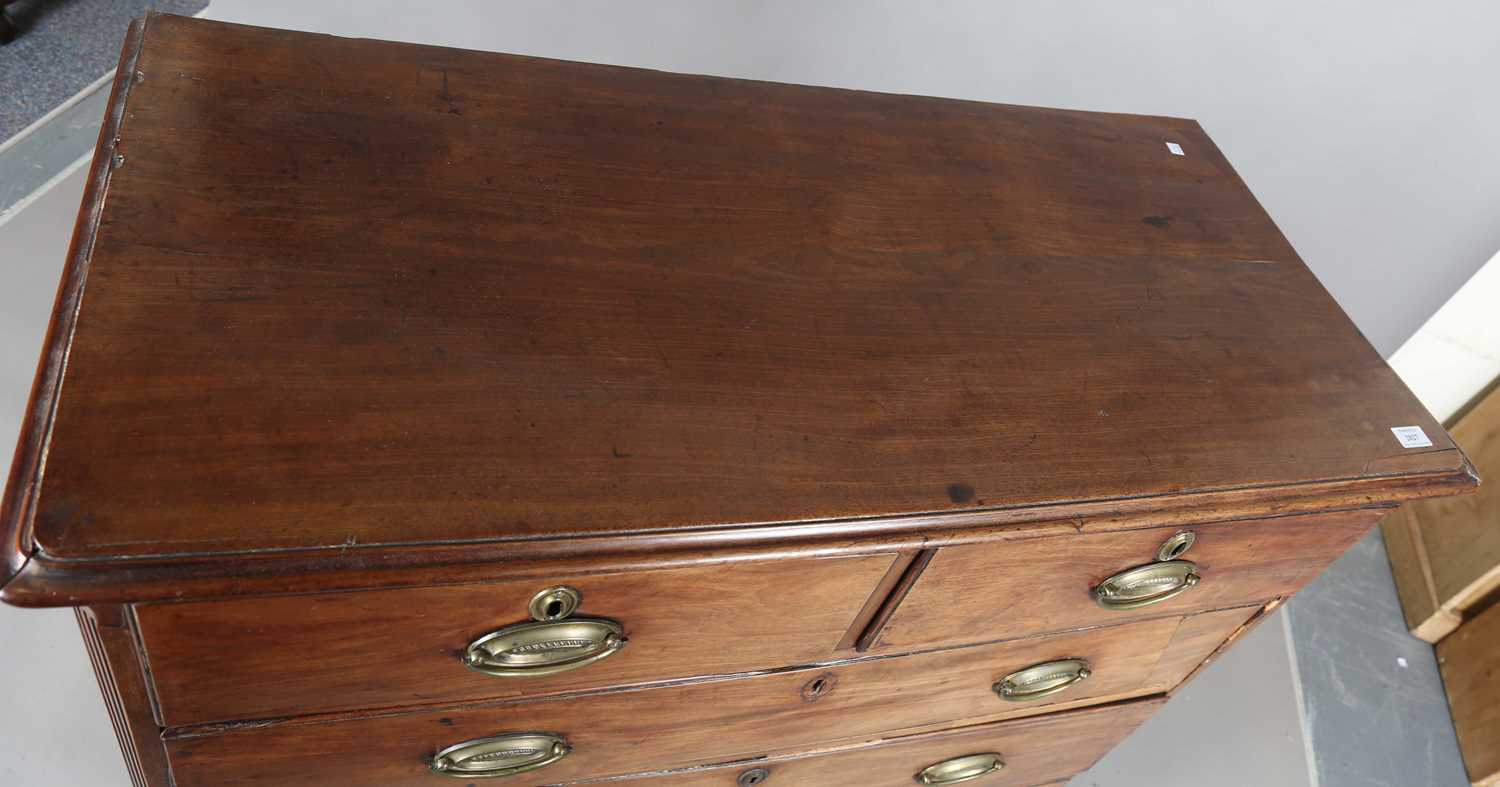 An early George III mahogany chest of oak-lined drawers, height 110cm, width 111cm, depth 51cm ( - Image 2 of 8