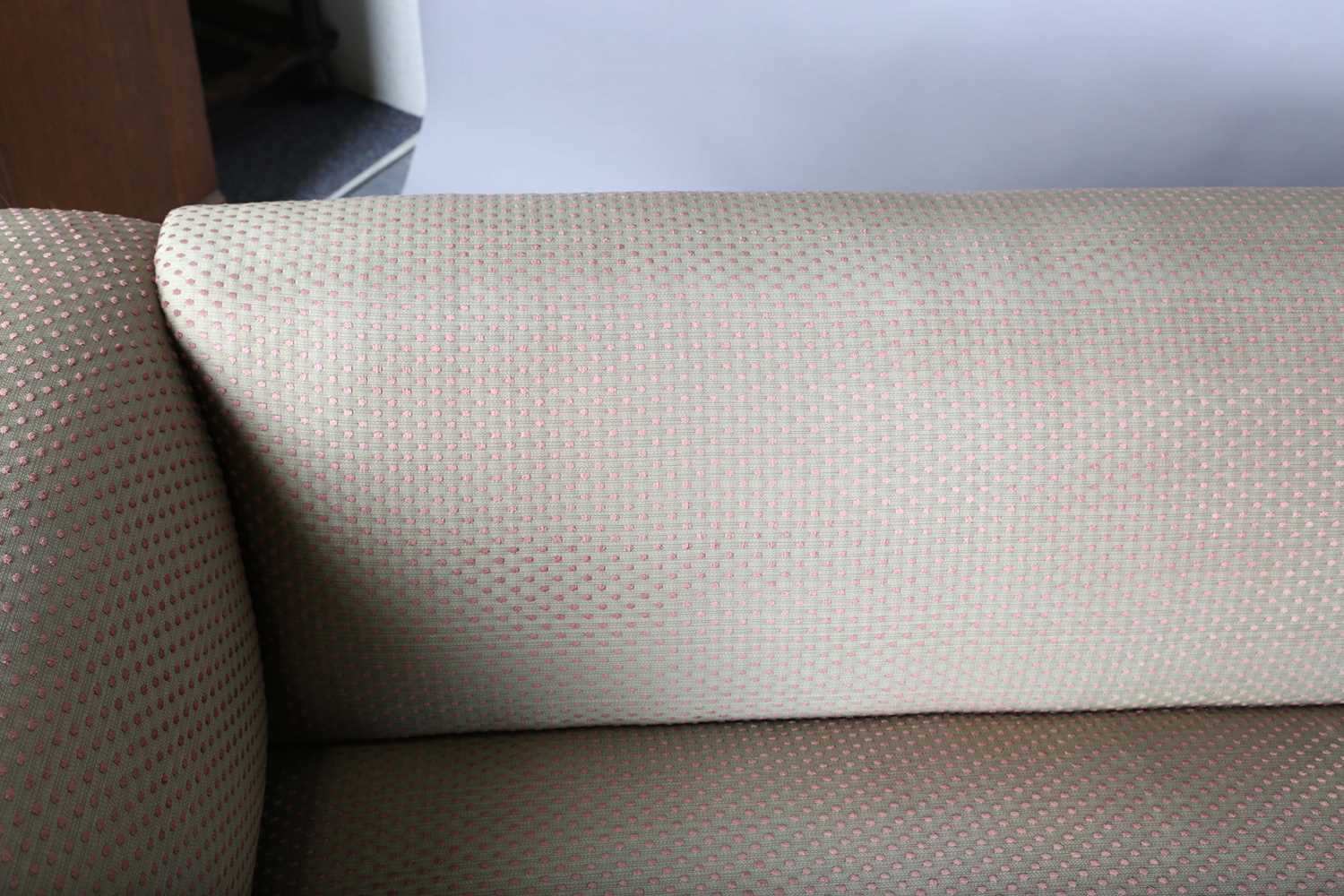 A David Linley scroll arm sofa, upholstered in pink dotted gilt damask, raised on fluted wooden legs - Image 3 of 17