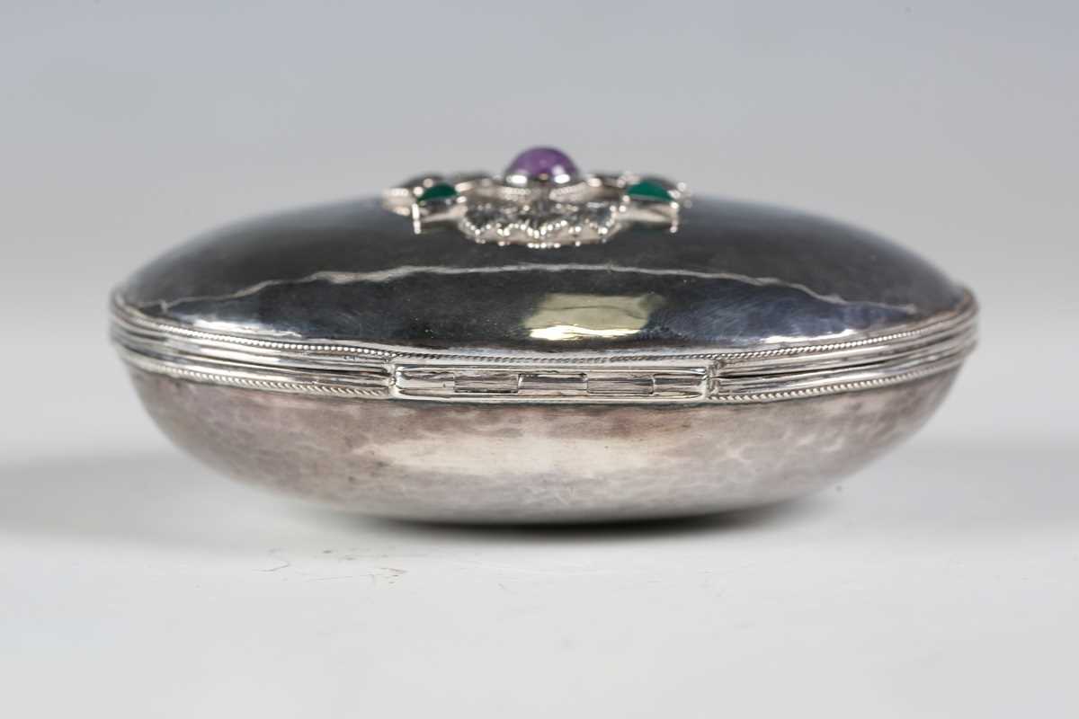 An early 20th century Arts and Crafts silver oval box by the Artificers' Guild, London 1911, the - Image 5 of 9