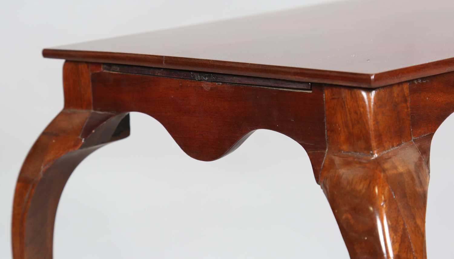 A George III Sheraton period mahogany kettle stand, the frieze fitted with two slides, raised on - Image 5 of 10