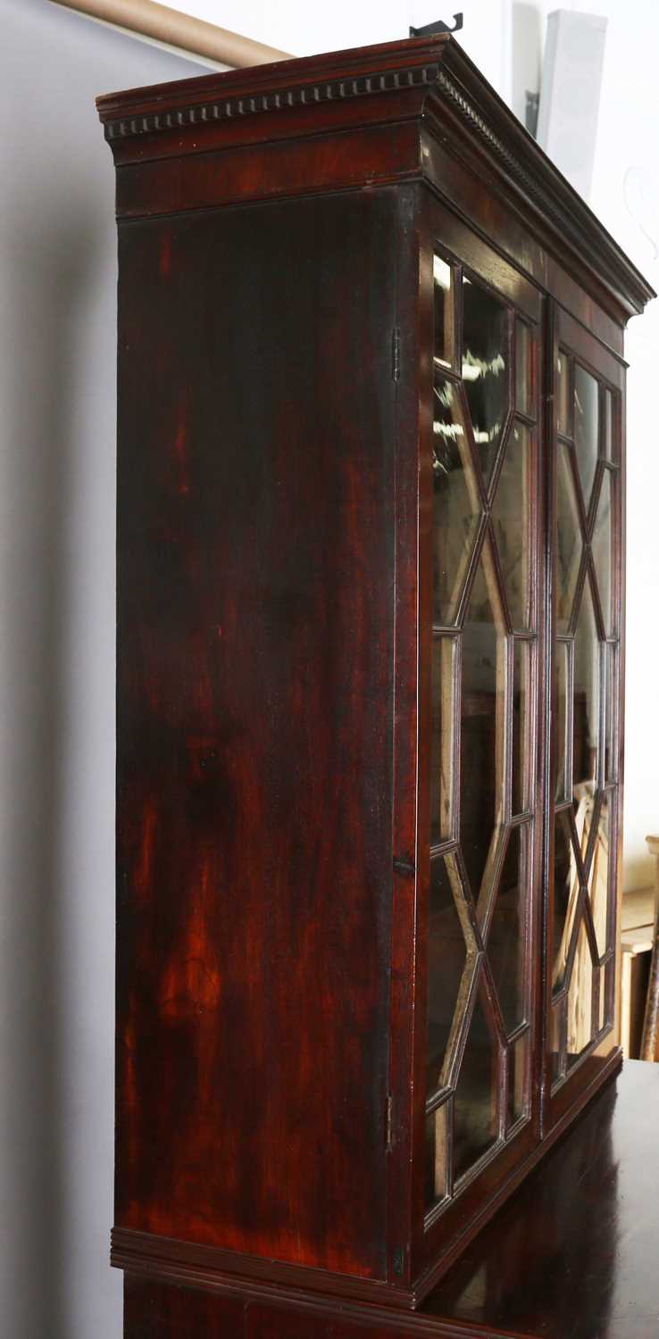 A good George III figured mahogany narrow secrétaire bookcase cabinet, the glazed top above a - Image 7 of 12