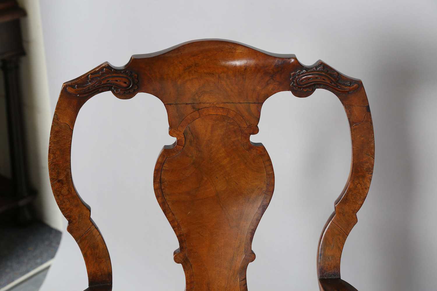 A pair of early 20th century Queen Anne style walnut vase back elbow chairs with brown leather - Image 2 of 19
