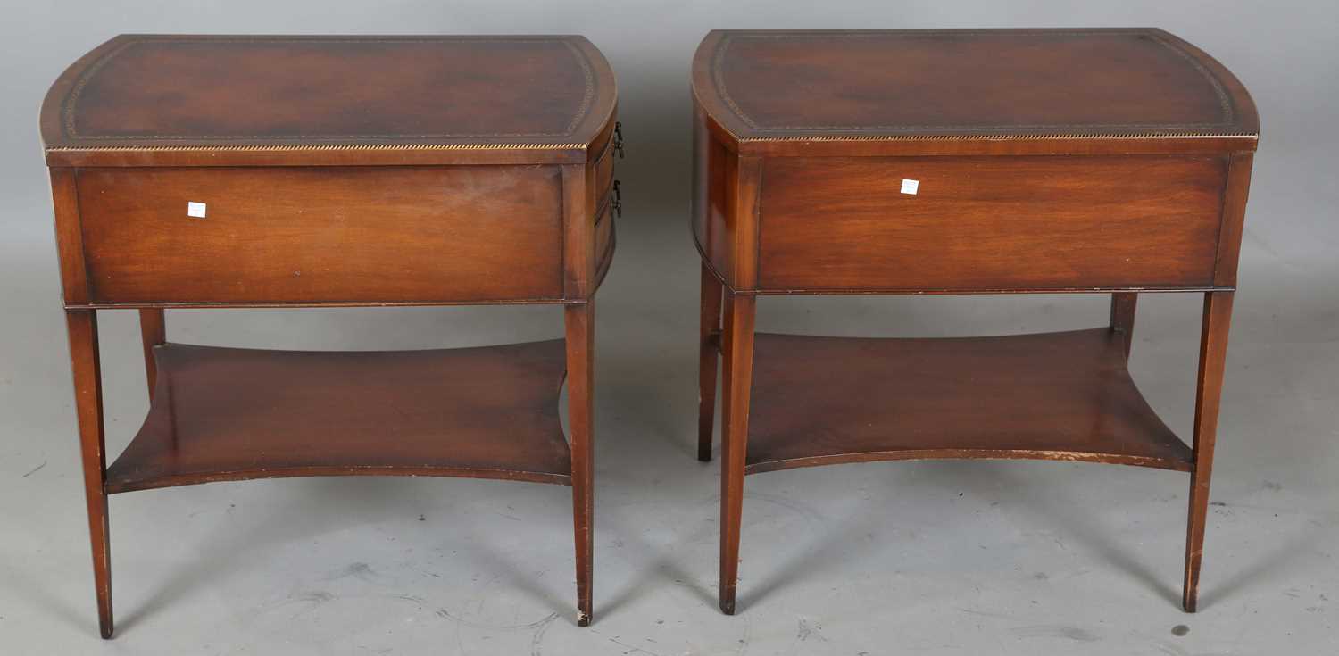 A pair of 20th century mahogany reproduction bowfront lamp or bedside tables, each chequer banded - Image 10 of 13