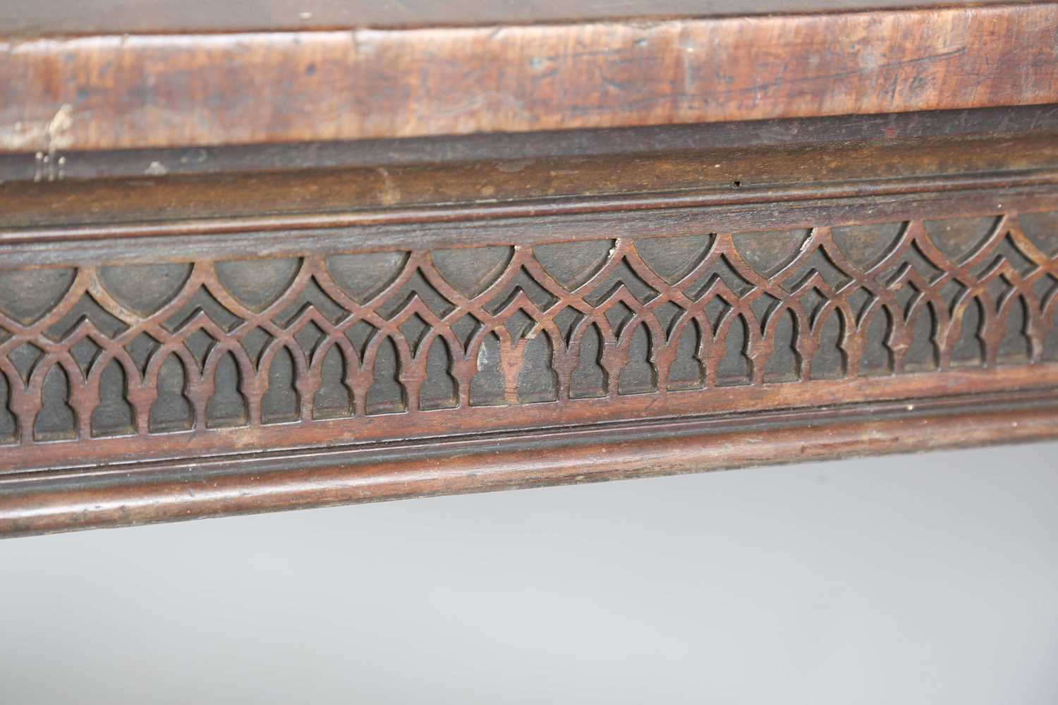 A George III mahogany serving table, the crossbanded top above a blind fretwork frieze, on channel - Image 3 of 10