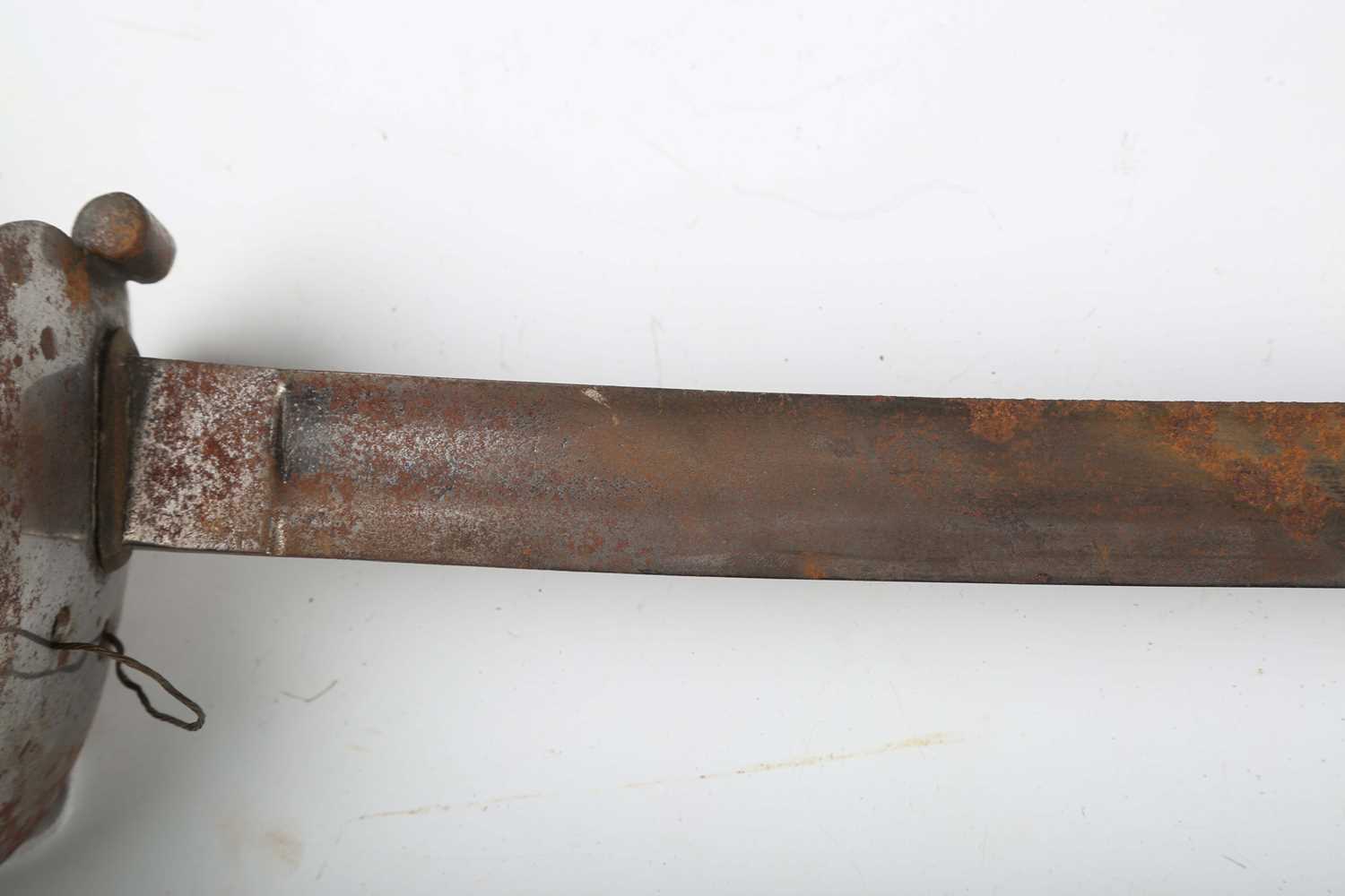 An early 20th century Indian cavalry sword by Wilkinson, London, with curved single-edged fullered - Image 4 of 17