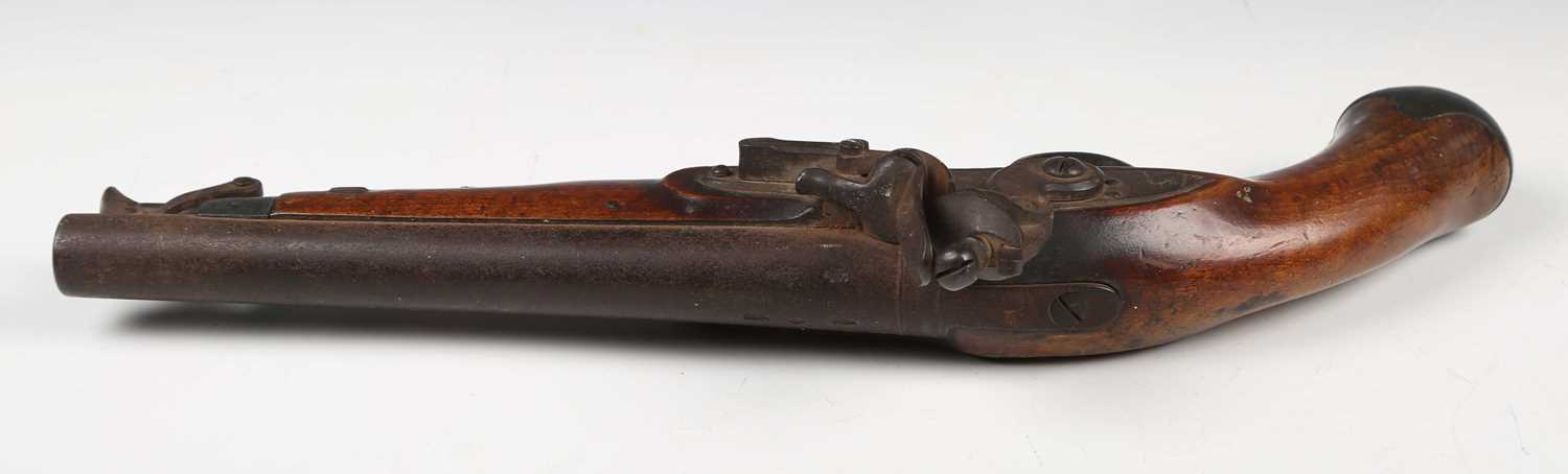 A George III officer's flintlock pistol by E. [Ezekiel] Baker, with round barrel, barrel length - Image 5 of 9