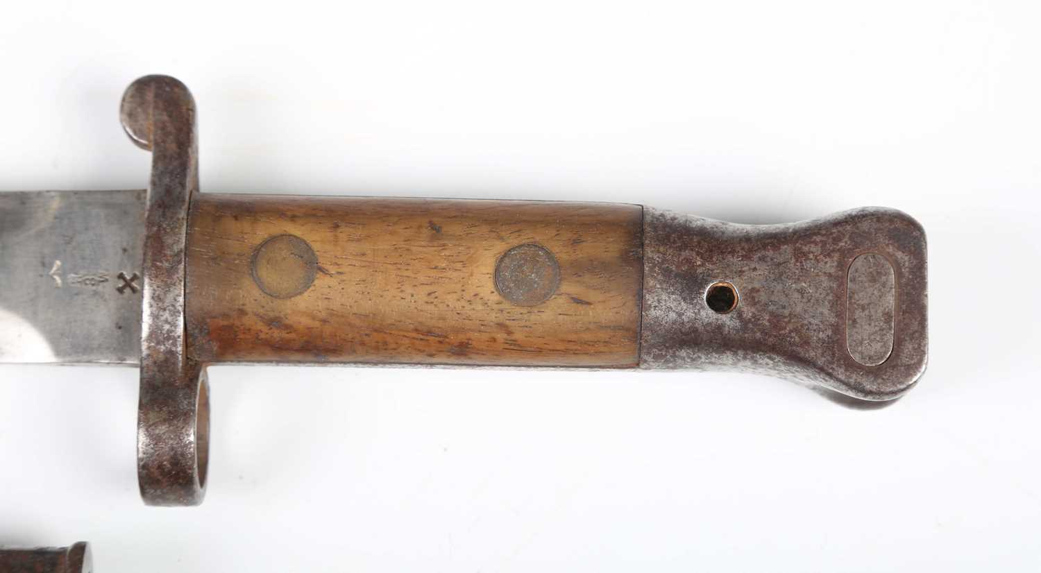 An 1888 pattern Mark II Lee-Metford rifle bayonet by Wilkinson Sword Co, London, with double-edged - Bild 2 aus 8