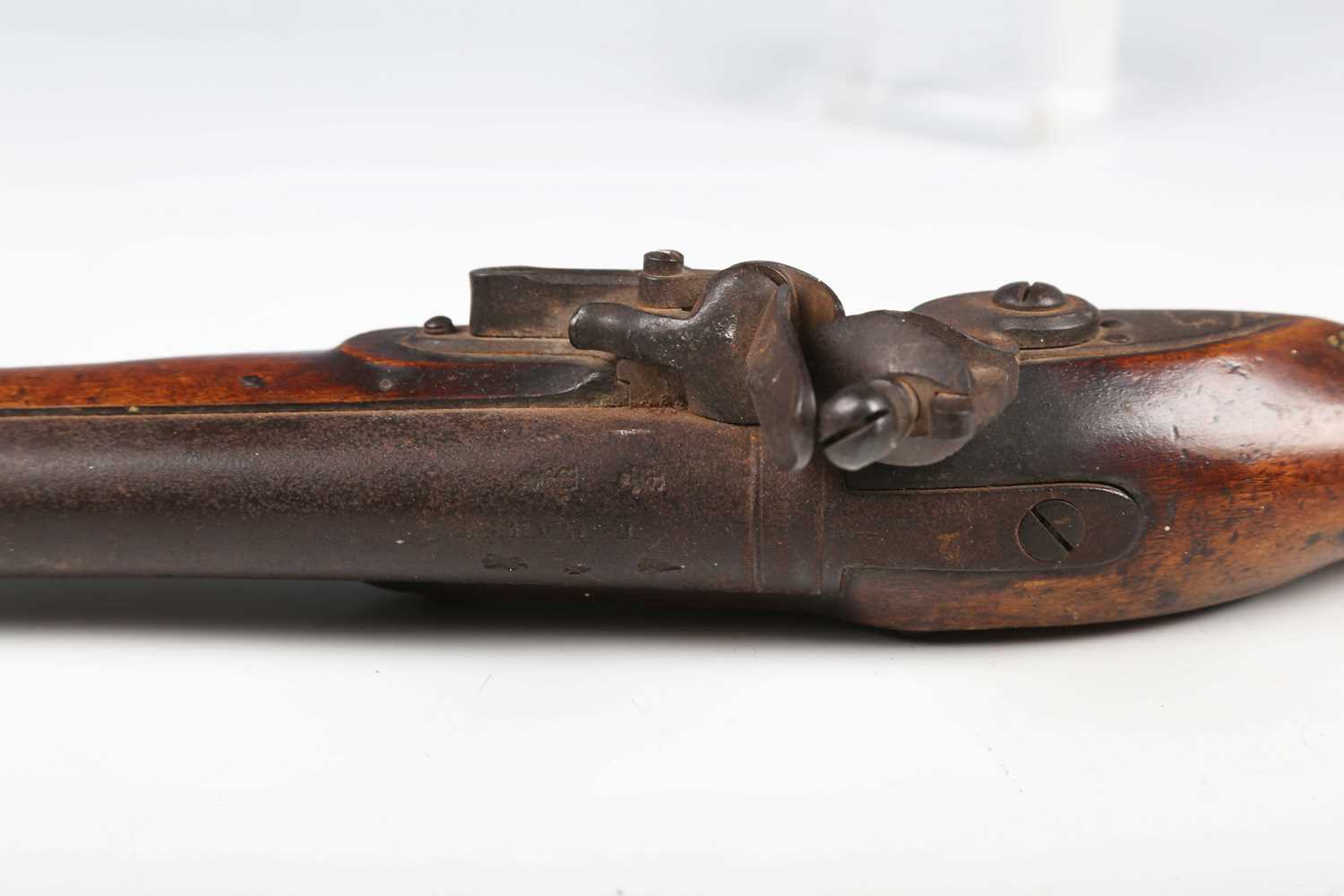 A George III officer's flintlock pistol by E. [Ezekiel] Baker, with round barrel, barrel length - Image 6 of 9
