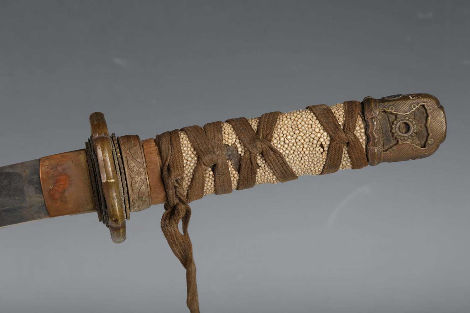 A Second World War period Japanese katana with curved single-edged blade, blade length 68cm, the - Image 11 of 14