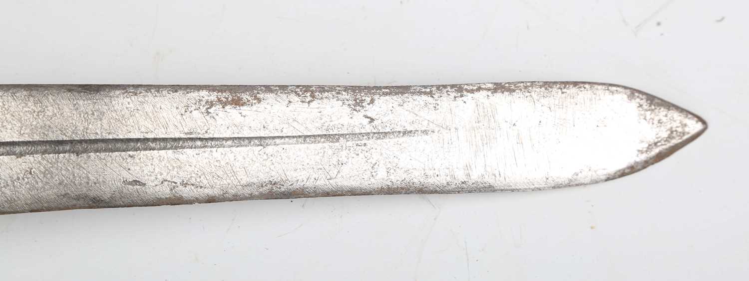 An unusual 19th century Sudanese Mahdist kaskara sword with double-edged fullered blade, blade - Image 9 of 29