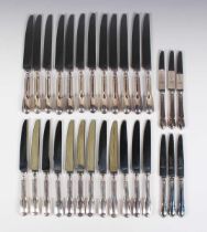 A set of twelve Elizabeth II silver handled Fiddle and Thread pattern tableknives and twelve