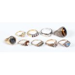 An 18ct gold and colourless gem set cluster ring, Birmingham 1966, weight 2g, ring size approx O,