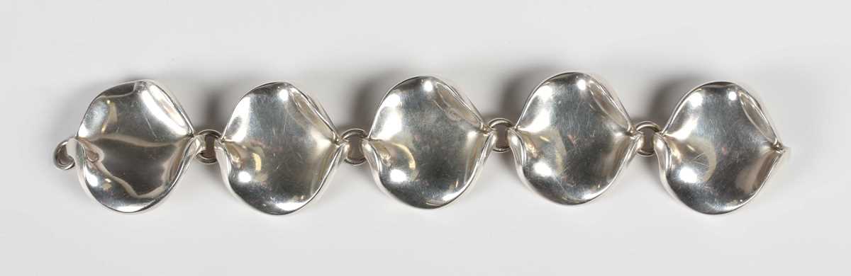 A Georg Jensen silver bracelet, designed by Hans Hansen as five undulating circular links on a - Image 2 of 6