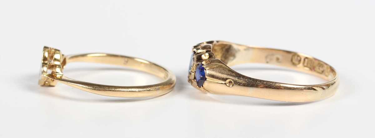 A late Victorian 18ct gold, diamond, sapphire and garnet topped doublet ring, weight 2.7g, - Image 3 of 4