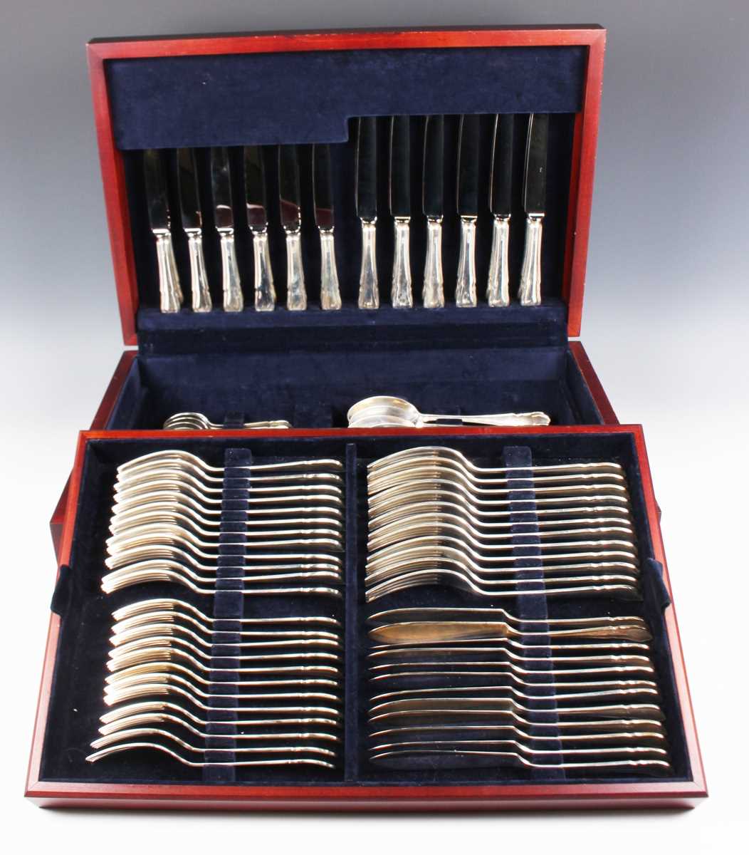 An Elizabeth II canteen of silver Dubarry pattern cutlery, comprising four tablespoons, twelve table - Image 6 of 6