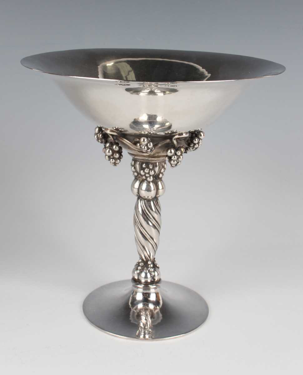 A near pair of Georg Jensen silver Grape pattern tazze, designed by Georg Jensen, numbered '263' and - Image 5 of 10